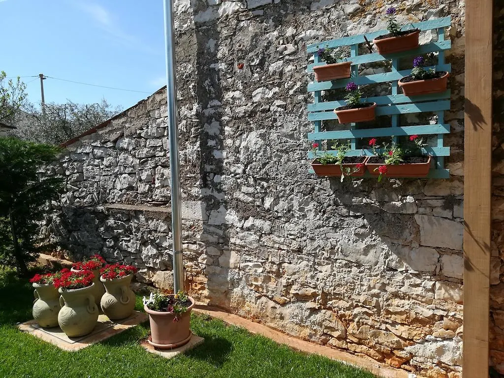 Holiday Home Old Barn Umag